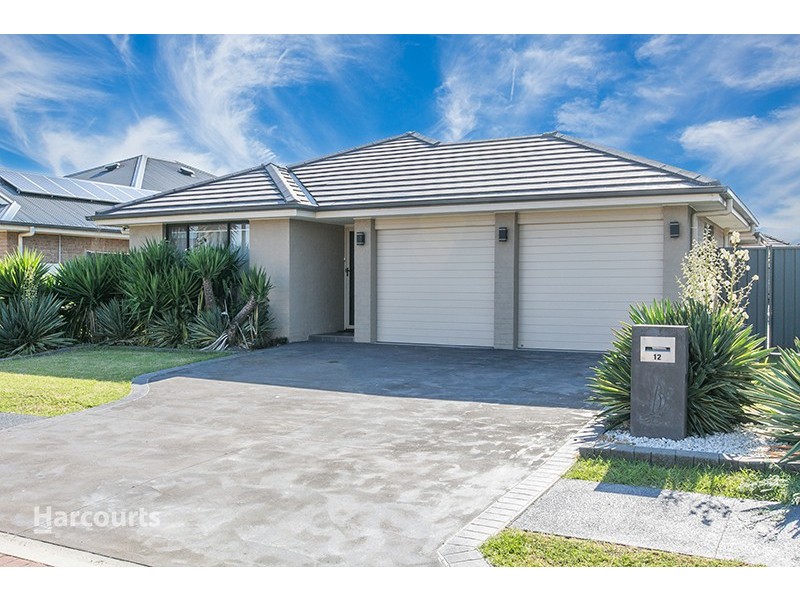 12 Bayview Avenue, Haywards Bay NSW 2530