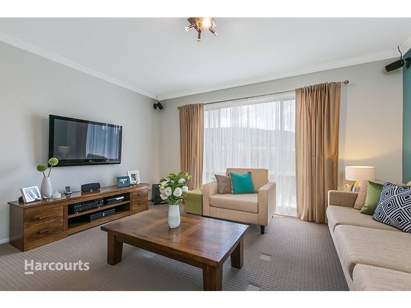 63 Mortlock Drive, Albion Park NSW 2527