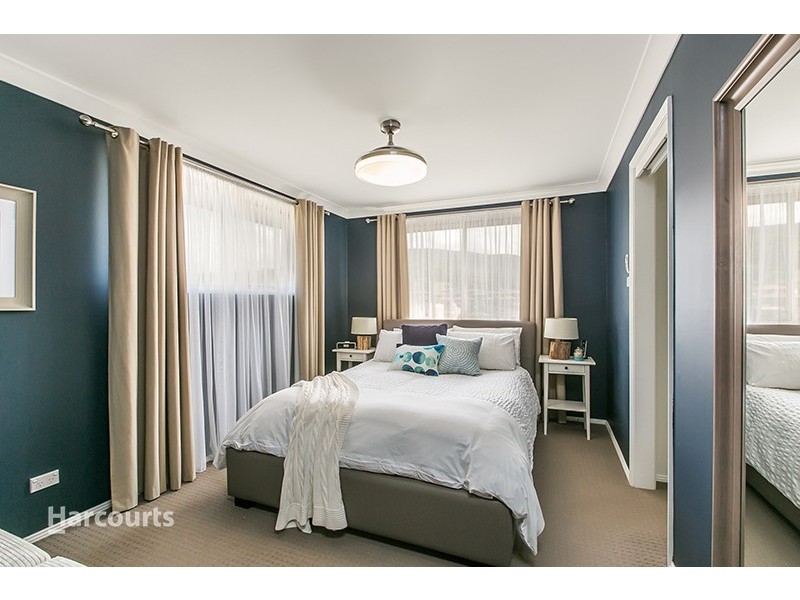 63 Mortlock Drive, Albion Park NSW 2527