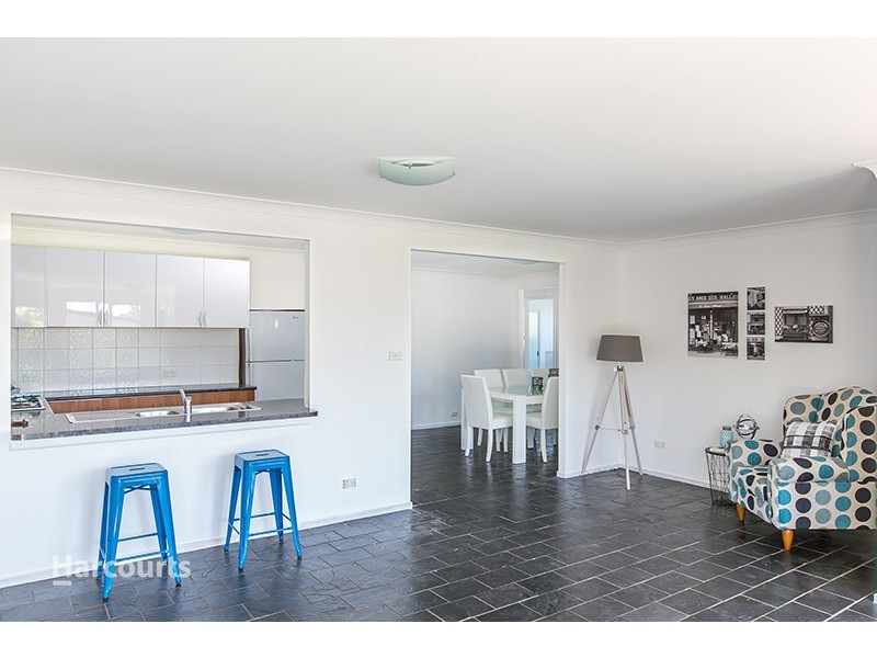 17 Paperbark Street, Albion Park Rail NSW 2527