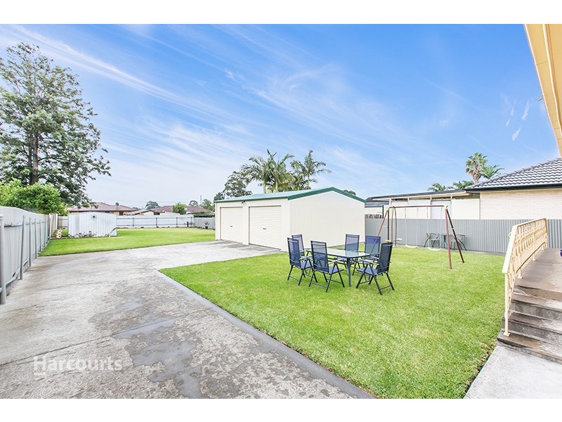 11 Jeffcoat Street, Albion Park NSW 2527