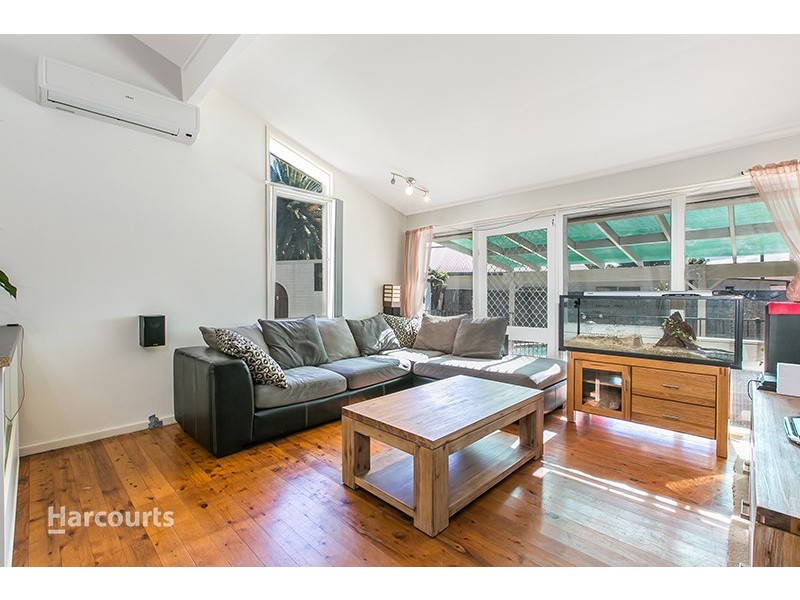 11 Forrest Street, Oak Flats NSW 2529