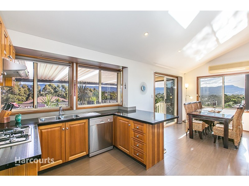 1 Carlyle Close, Dapto NSW 2530