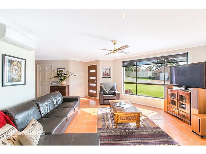 6 Federation Place, Albion Park NSW 2527
