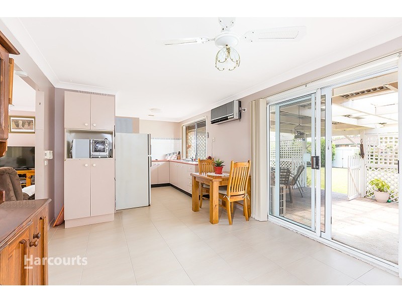 8 Silvertop Place, Albion Park Rail NSW 2527