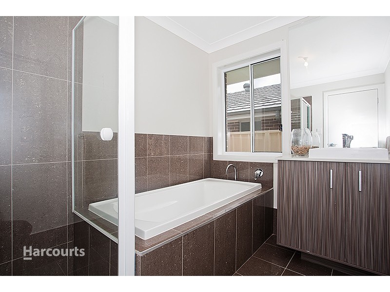12 Loddon Circuit, Albion Park NSW 2527