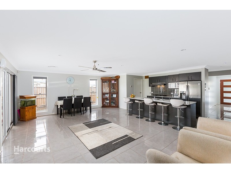 31 Wingello Crescent, Tullimbar NSW 2527