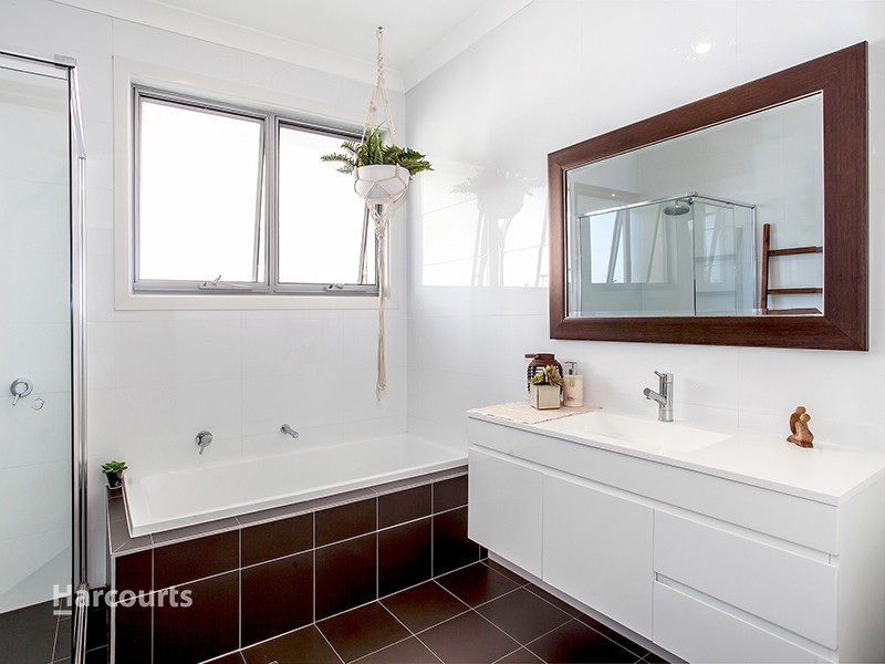24 Coolum Parkway, Shell Cove NSW 2529