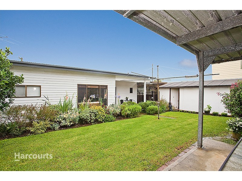 15 Centenary Road, Albion Park NSW 2527