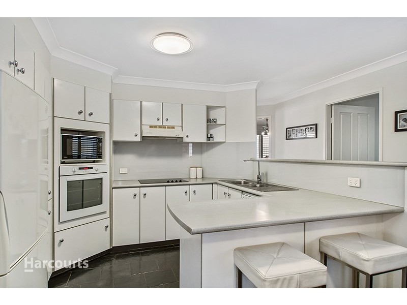 6 Avoca Place, Albion Park NSW 2527