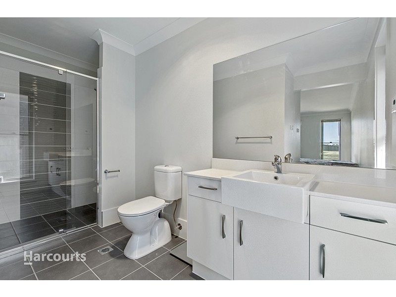 13 Eastpoint Avenue, Haywards Bay NSW 2530