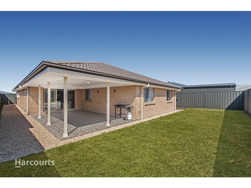 13 Eastpoint Avenue, Haywards Bay NSW 2530