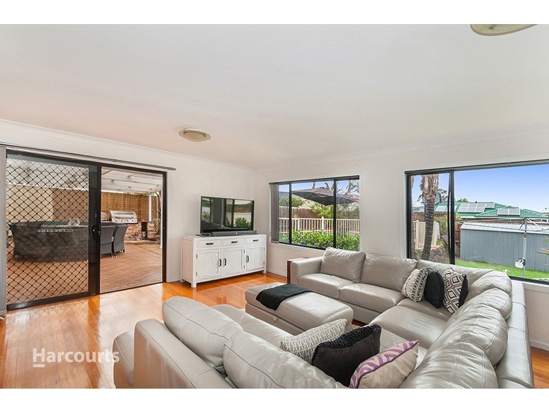 10 Shipton Crescent, Mount Warrigal NSW 2528