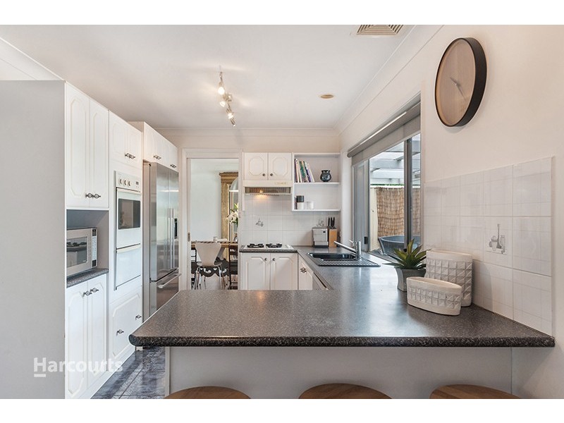 10 Shipton Crescent, Mount Warrigal NSW 2528