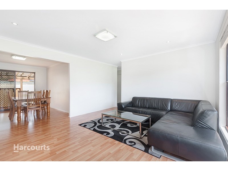 6 Hickory Street, Albion Park Rail NSW 2527