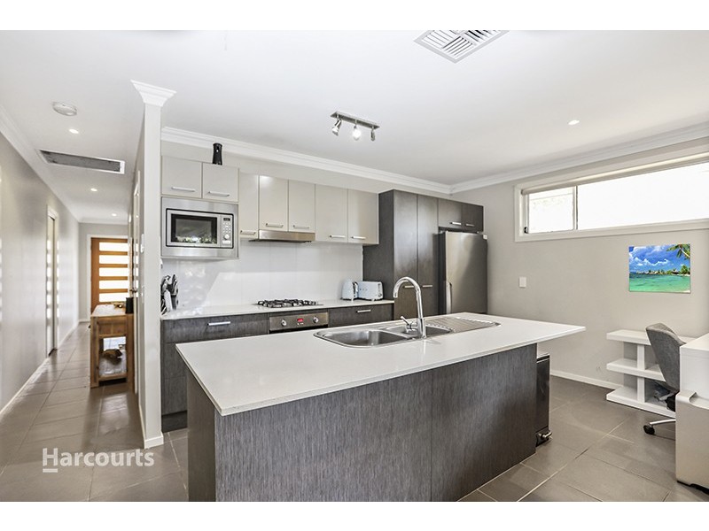 5 Hopetoun Lane, Oak Flats NSW 2529