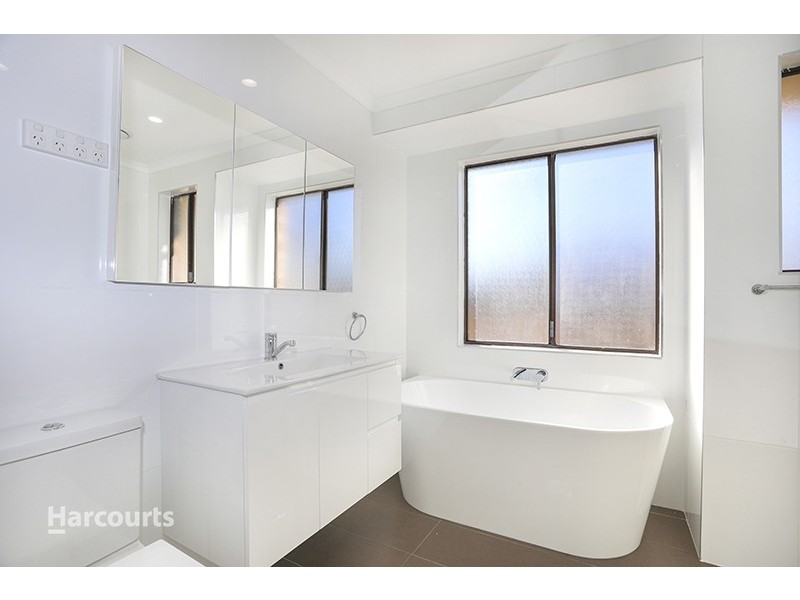 18 Jeffcoat Street, Albion Park NSW 2527