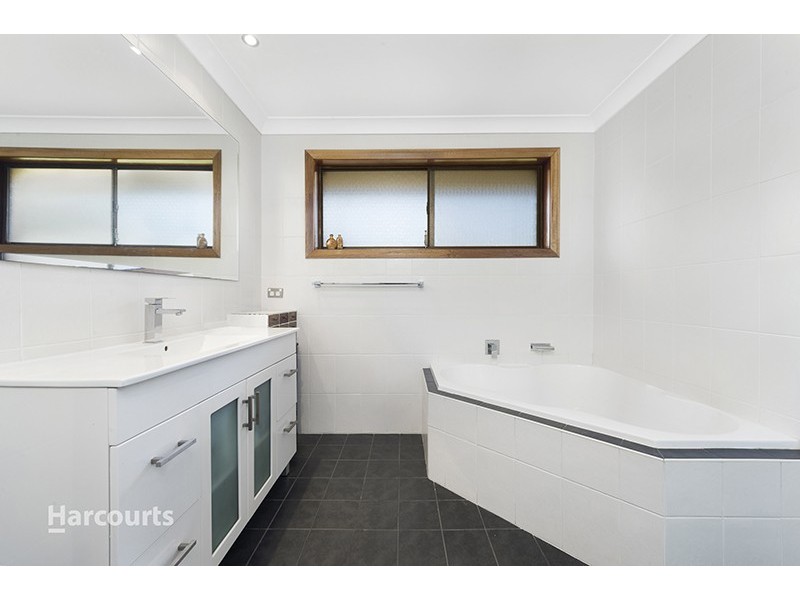 15 Tripoli Way, Albion Park NSW 2527