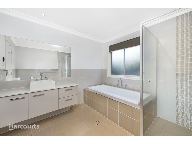 9 Augusta Parkway, Shell Cove NSW 2529