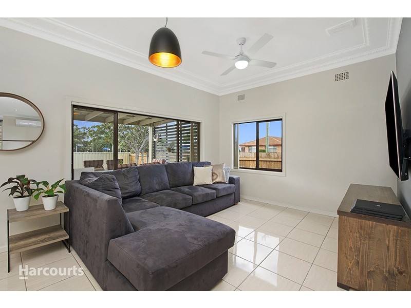 1 Lake Entrance Road, Warilla NSW 2528