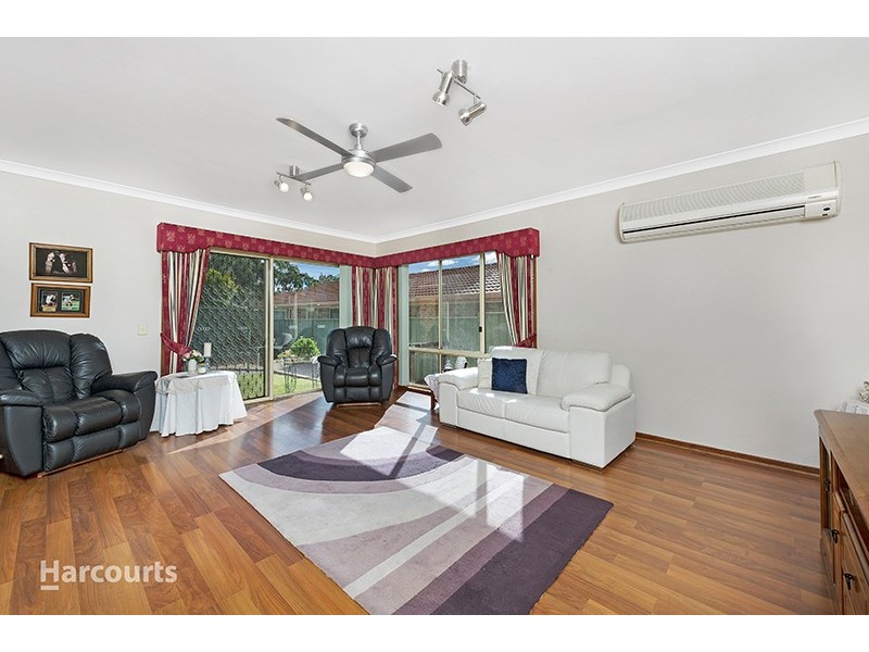 4 Stirling Place, Albion Park NSW 2527