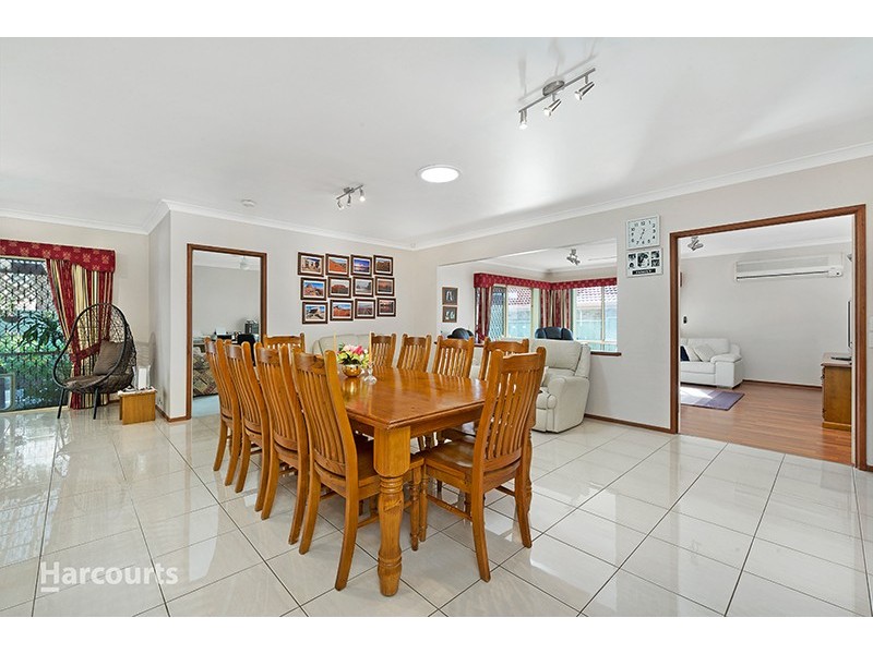 4 Stirling Place, Albion Park NSW 2527