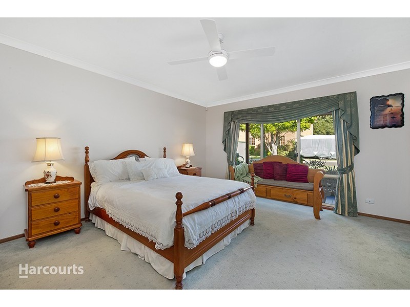 4 Stirling Place, Albion Park NSW 2527