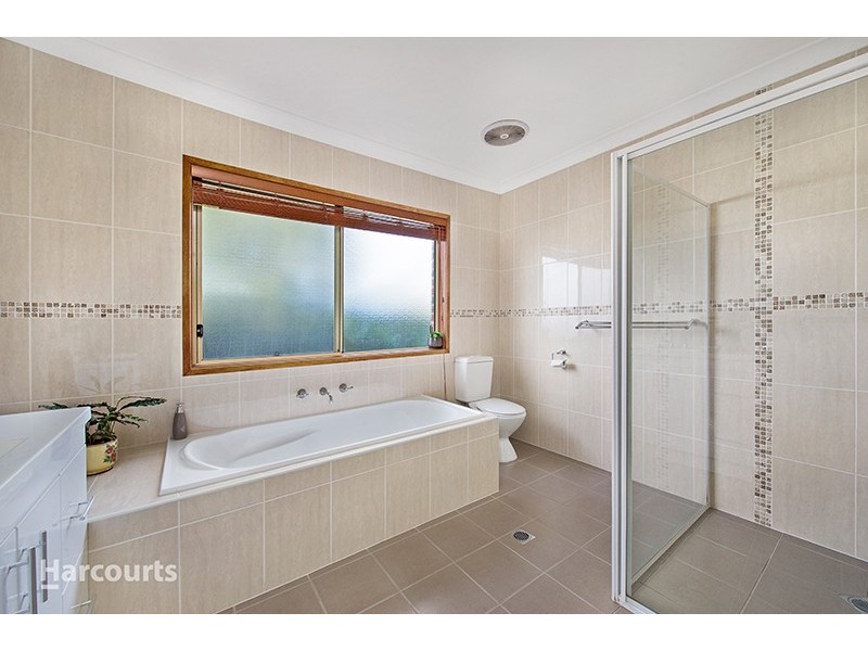 4 Stirling Place, Albion Park NSW 2527