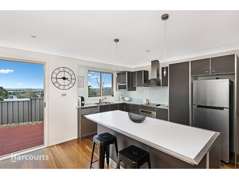 39 Scenic Crescent, Albion Park NSW 2527