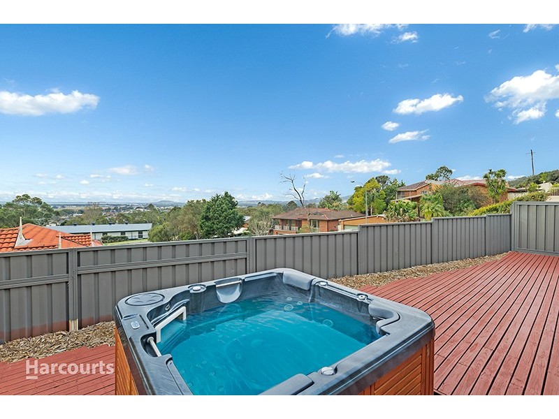 39 Scenic Crescent, Albion Park NSW 2527