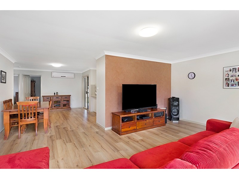 8 Derwent Place, Albion Park NSW 2527