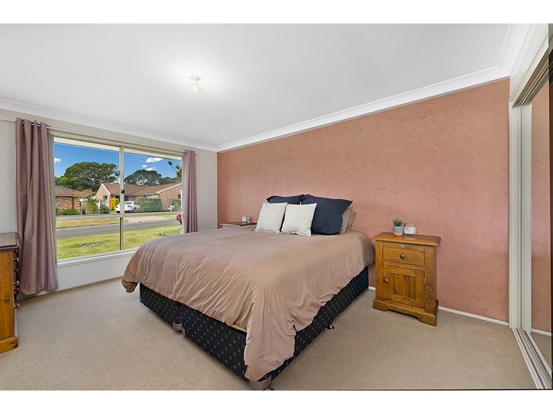 8 Derwent Place, Albion Park NSW 2527
