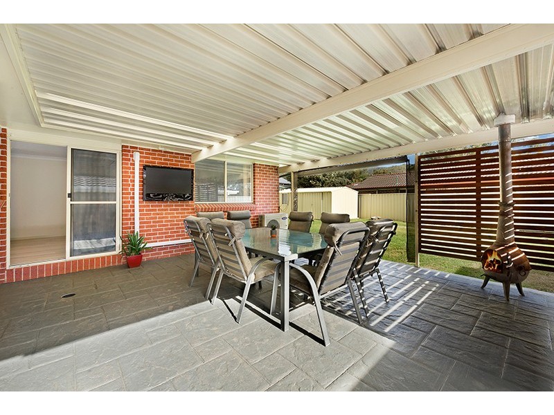 8 Derwent Place, Albion Park NSW 2527