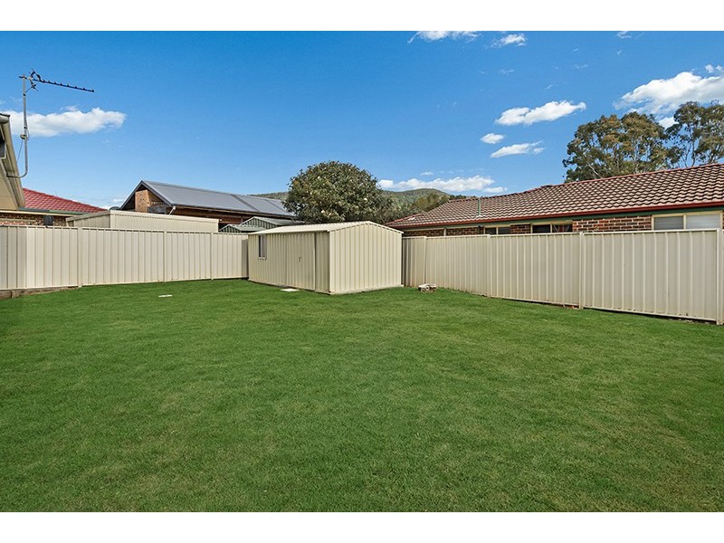 8 Derwent Place, Albion Park NSW 2527