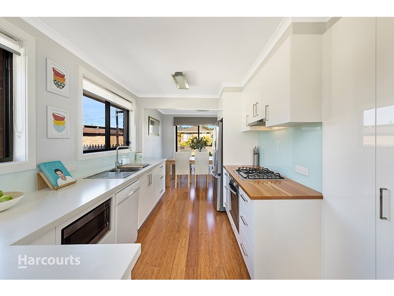 1 Brigadoon Circuit, Oak Flats NSW 2529