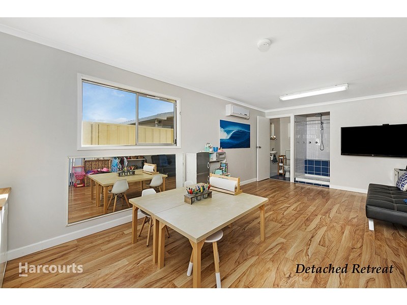 1 Brigadoon Circuit, Oak Flats NSW 2529