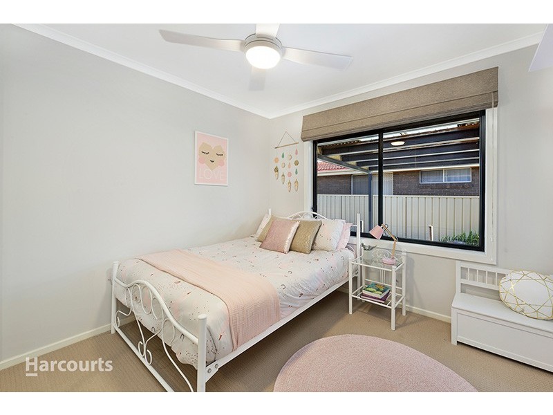 1 Brigadoon Circuit, Oak Flats NSW 2529