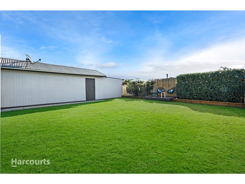 1 Brigadoon Circuit, Oak Flats NSW 2529