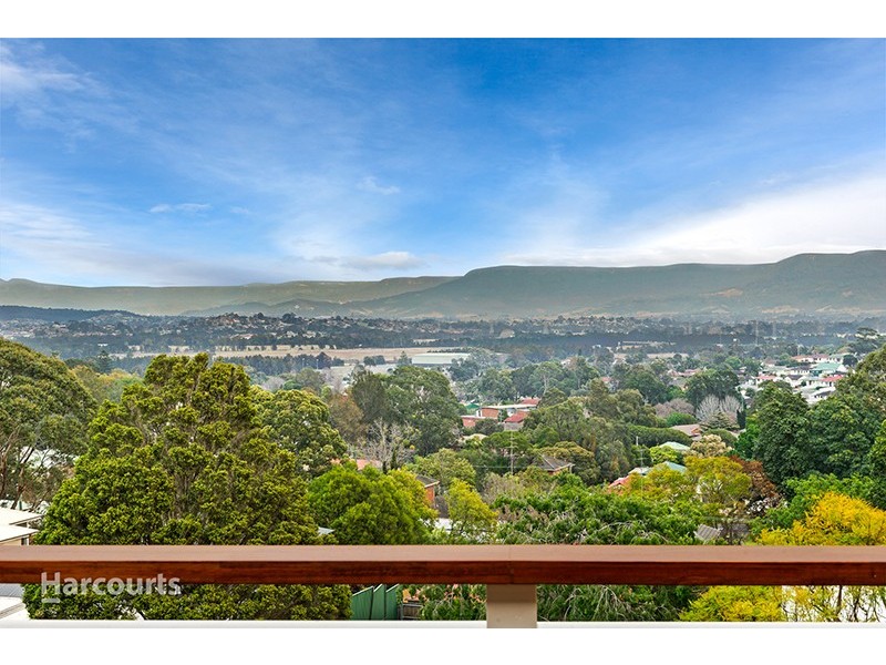 13 Pennant Crescent, Berkeley NSW 2506