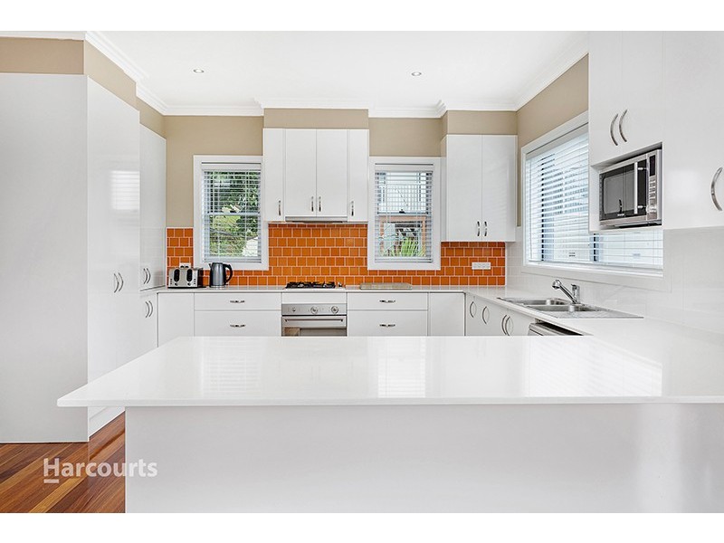 2 Scenic Place, Berkeley NSW 2506