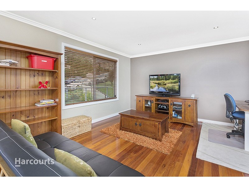2 Scenic Place, Berkeley NSW 2506