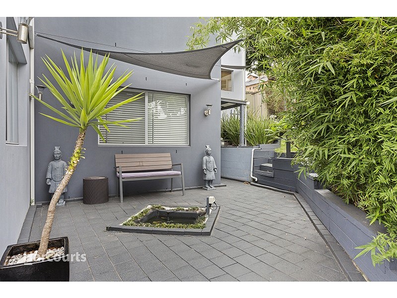 2 Scenic Place, Berkeley NSW 2506