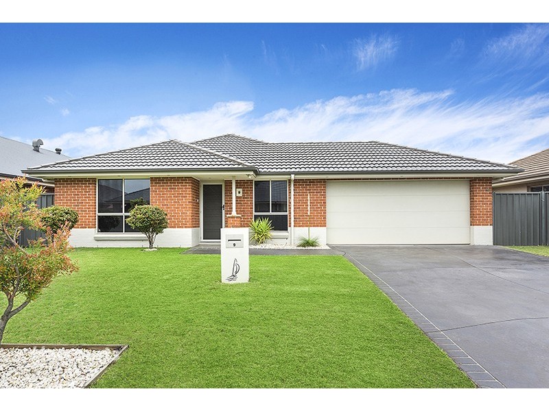 9 Sandy Bay Avenue, Haywards Bay NSW 2530