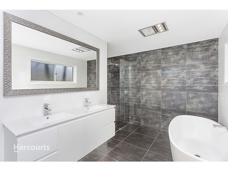 31 Parklands Drive, Shellharbour NSW 2529