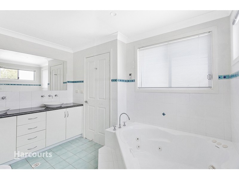 5 Abercrombie Crescent, Albion Park NSW 2527