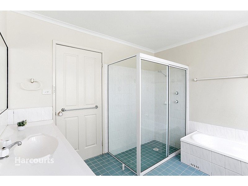 9 Scarborough Circuit, Albion Park NSW 2527