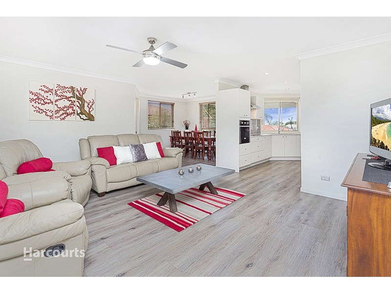 8 Downes Drive, Albion Park NSW 2527