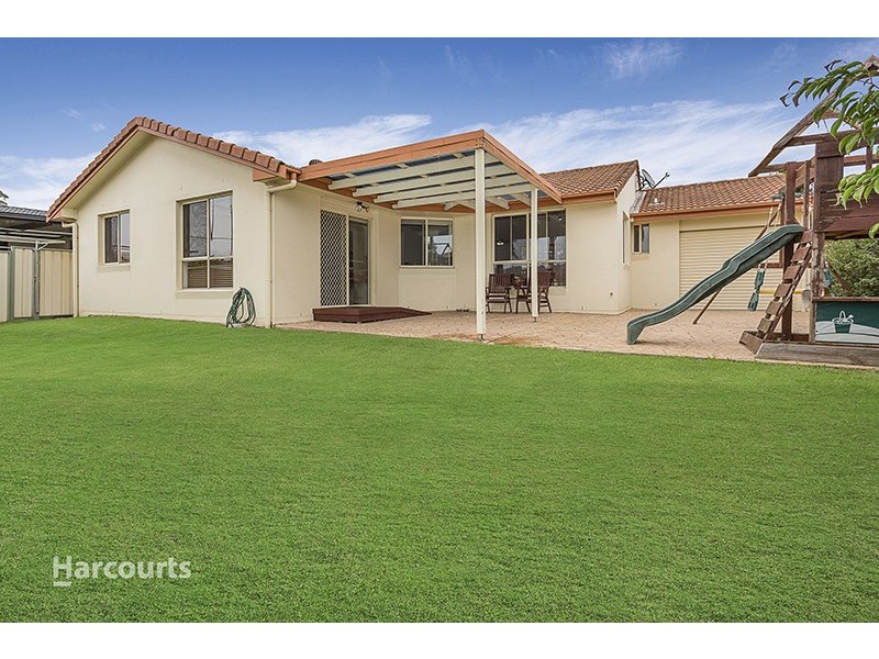 8 Downes Drive, Albion Park NSW 2527