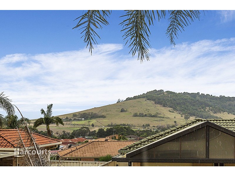 8 Downes Drive, Albion Park NSW 2527