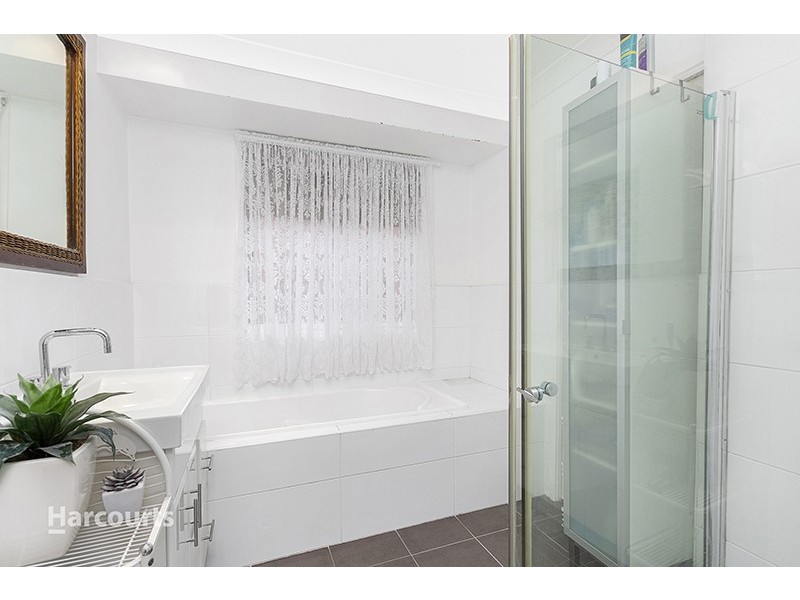 5 Sandpiper Close, Albion Park Rail NSW 2527